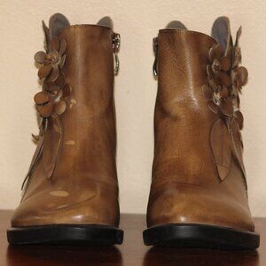 Vintage L'Artiste All Leather Floral 3d Design